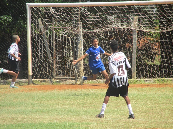 Amador Mirim - gol do Vila Nova